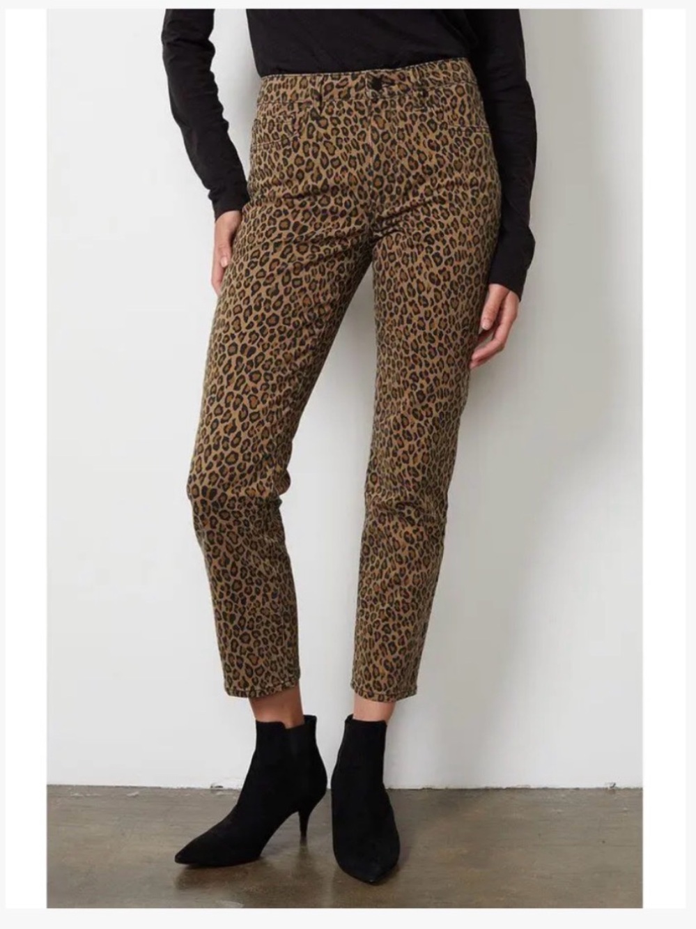 Velvet by Graham & Spencer Chanell Leopard Print Straight Leg Jeans 25